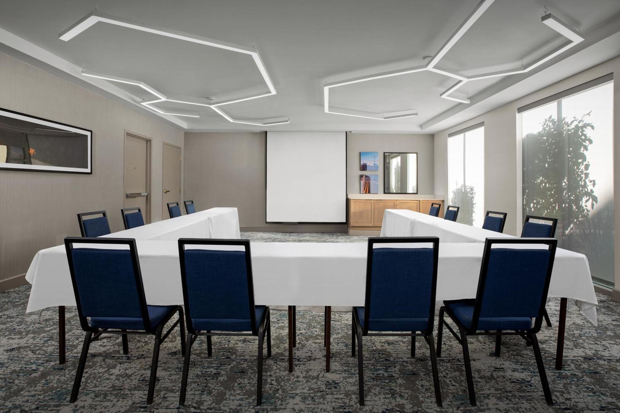 Hilton Garden Inn Colorado Springs North Экстерьер фото